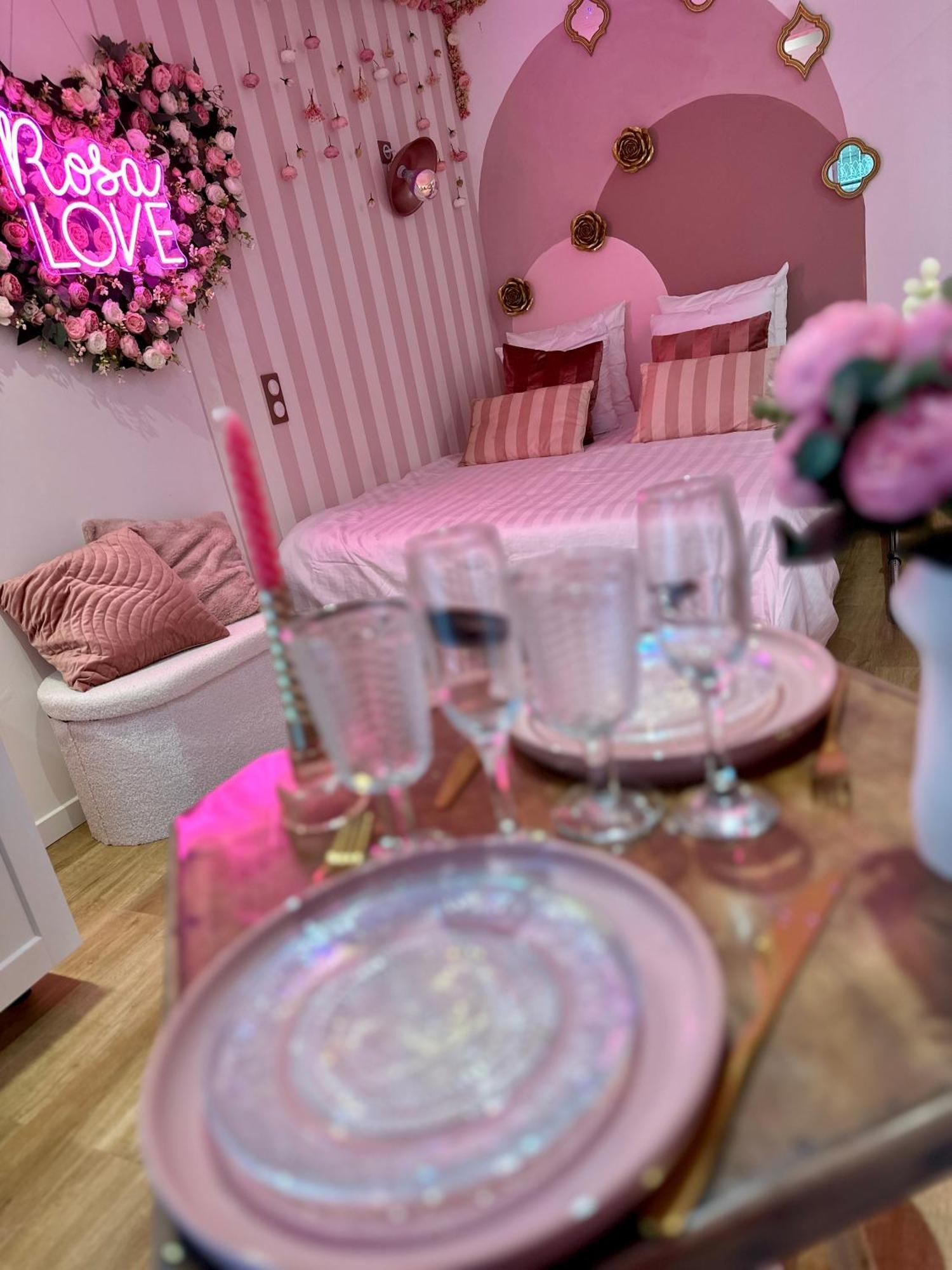 Romantic Room - Balneo - Ciel Etoile - Free Wifi - Netflix - Hyper Centre Pézenas Dış mekan fotoğraf